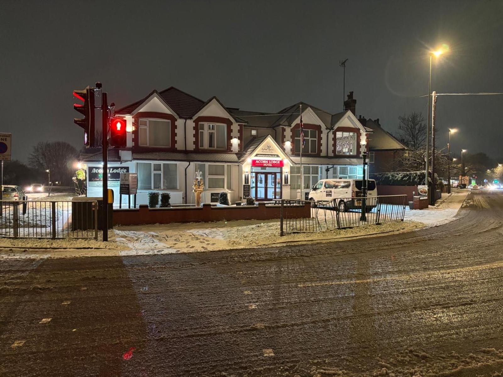 Acorn Lodge Hotel Gatwick & Parking Horley Exterior foto