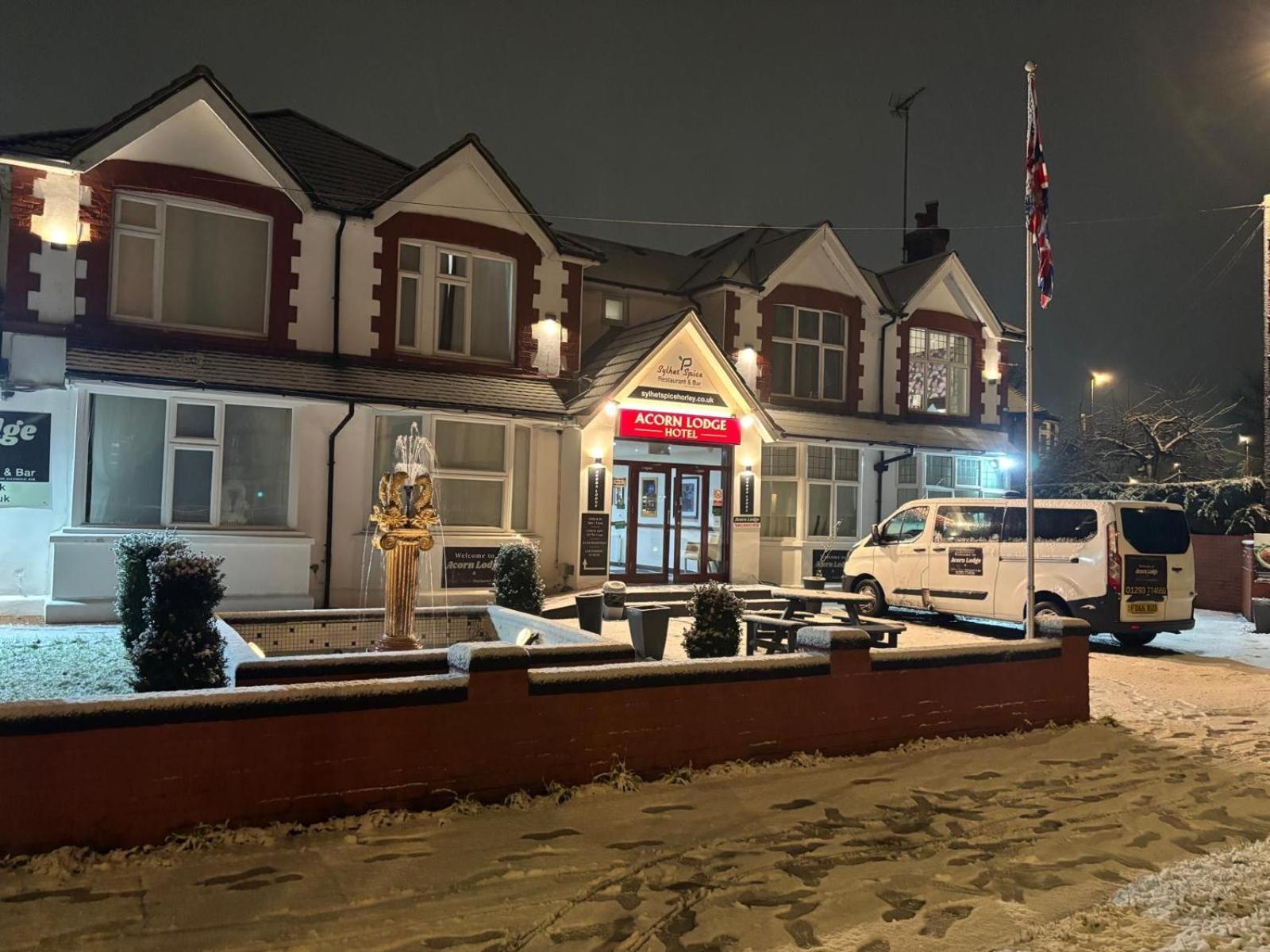 Acorn Lodge Hotel Gatwick & Parking Horley Exterior foto